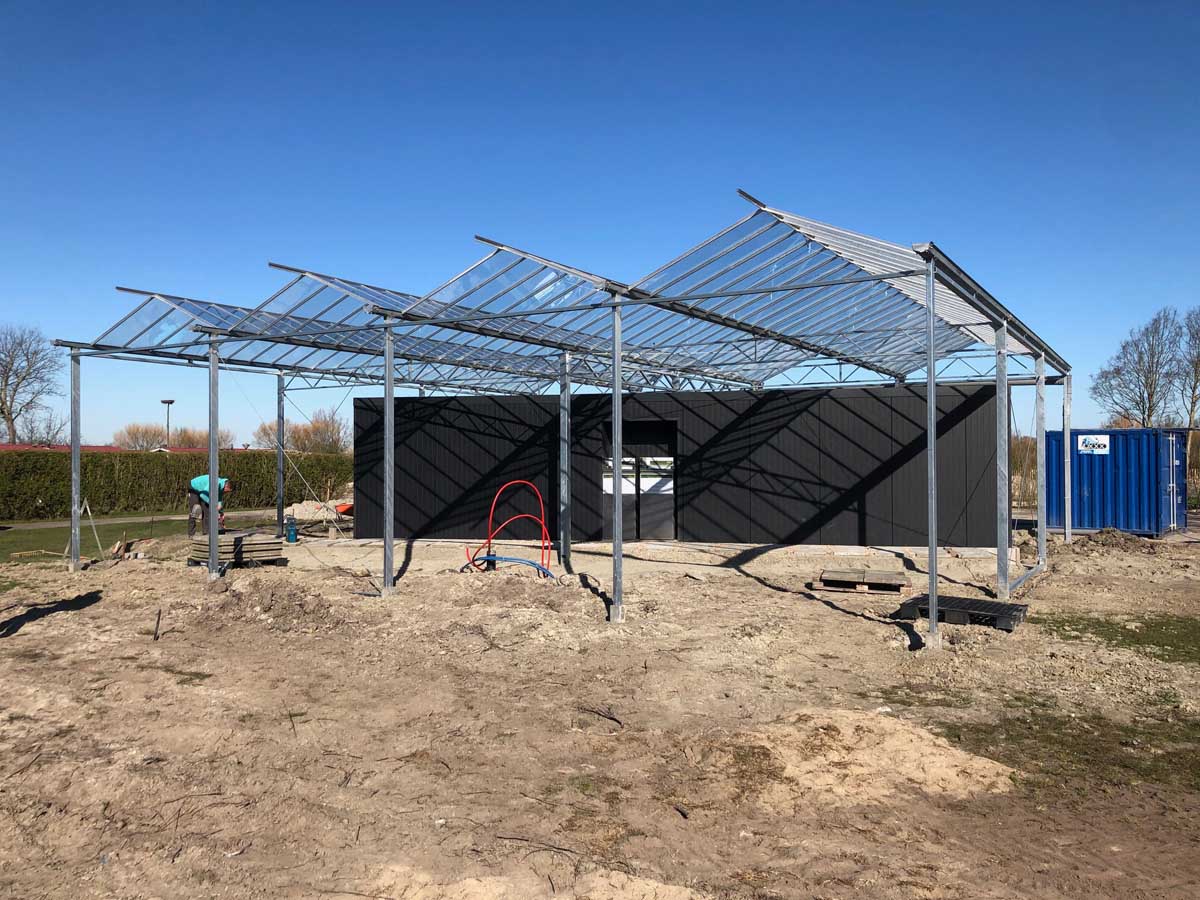 Kassenbouw vooraanzicht net gestart